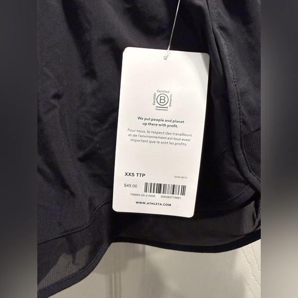 Athleta Mesh Racer Run 2.5" Short in Black-Size XXS-NWT - Picture 7 of 11